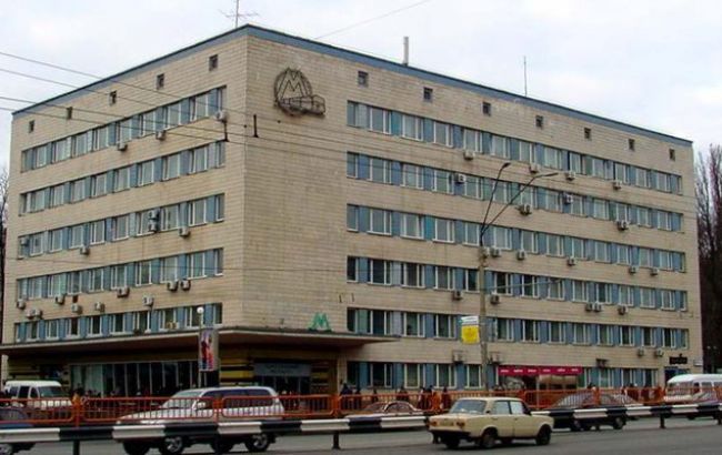 В Киеве возле метро "Политехнический институт" умер мужчина