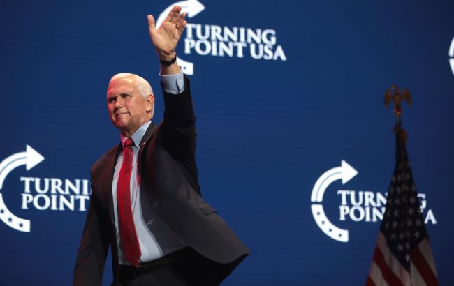 Один из кандидатов в президенты США приостанавливает свою кампанию