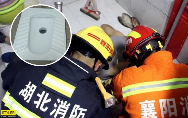 Китайцю, що застряг у туалеті, знадобилася допомога рятувальників