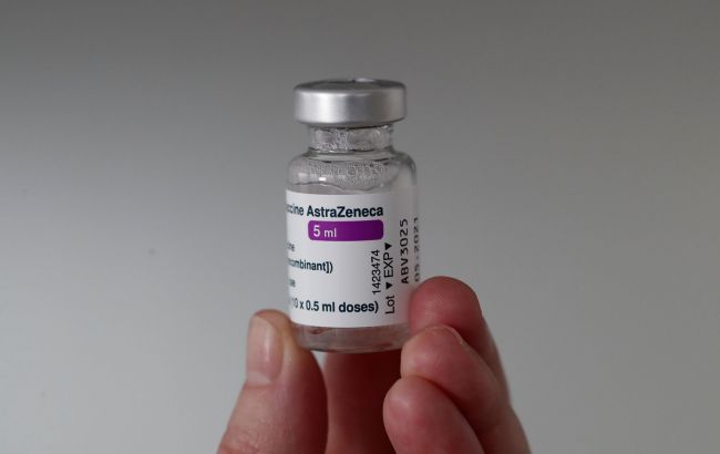 Багато скарг на побічні ефекти: два регіони Швеції зупинили вакцинацію AstraZeneca