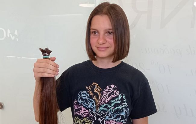 Школьница из Черновцов обрезала длинные волосы, чтобы помочь ВСУ: фото невероятного поступка