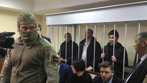 Британия призывает РФ освободить украинских моряков