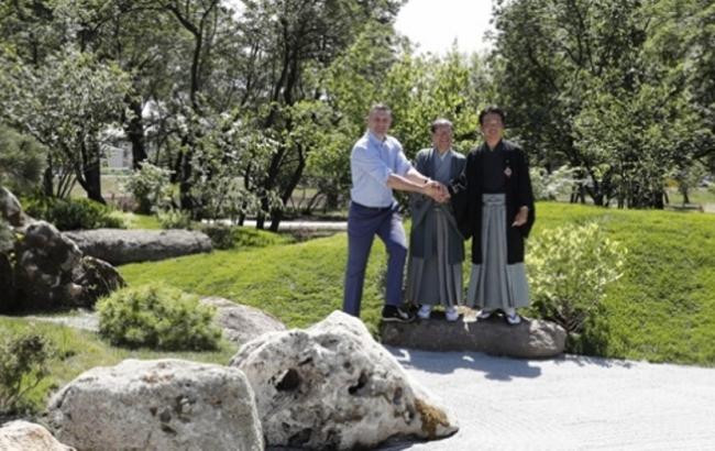 Кличко разом з мером Кіото відкрив сад каменів у київському парку