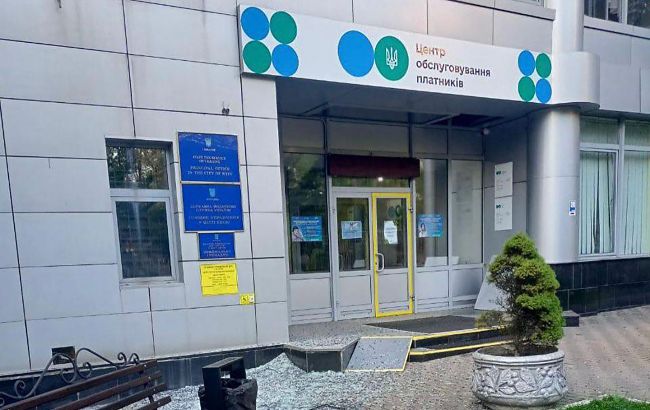 Обстрел Киева: повреждены здания ГНС и главные офисы нескольких банков (фото)