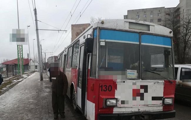 В Тернополе пассажиры проучили пьяного водителя троллейбуса