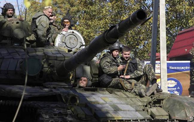 В результате обстрела боевиками Талаковки погиб 1 и ранены 15 украинских военных, - полк "Азов"