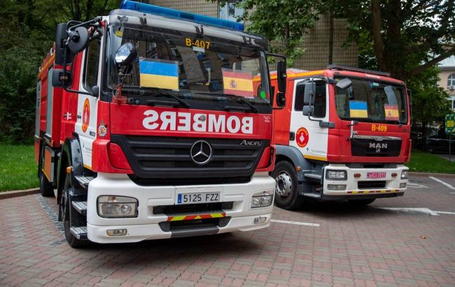Київ отримав нову спецтехніку від Барселони: Кличко показав, як вона виглядає