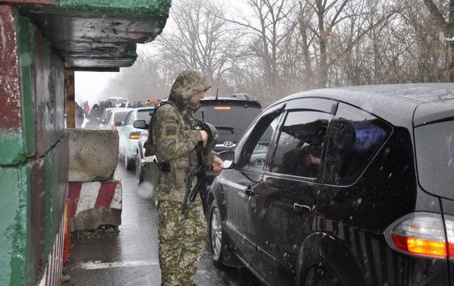 За тиждень у перетині КПВВ на Донбасі відмовили 121 людині