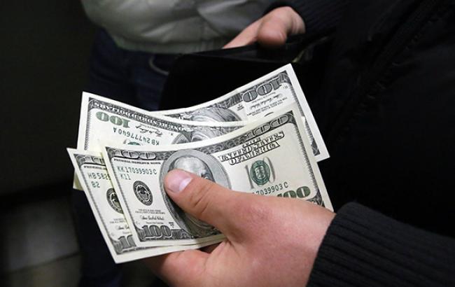 Курс долара на міжбанку 21 січня виріс на 1 копійку - до 16,22 грн/дол., - "Укрділінг"