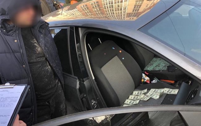 В Ірпіні ДБР затримало на хабарі слідчого