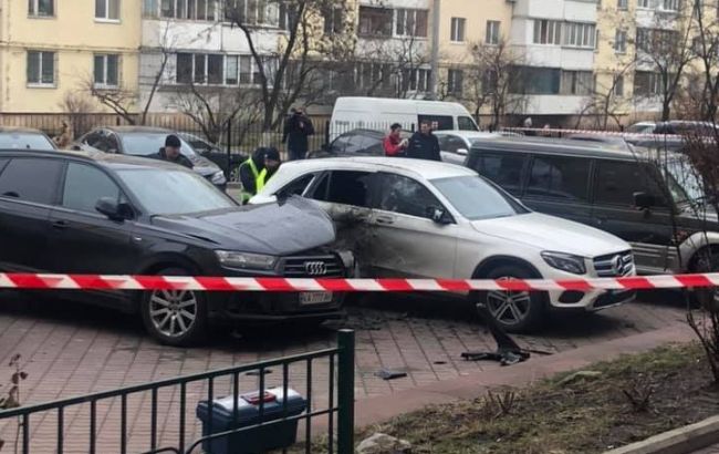 У Києві на Оболоні вибухнув автомобіль
