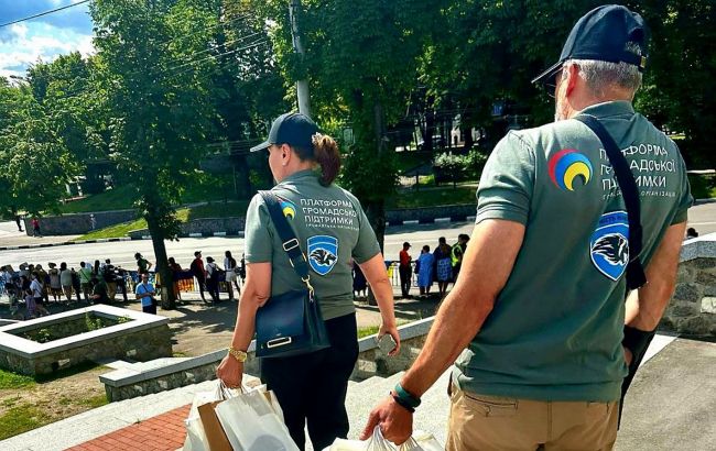 В Киеве будут раздавать гуманитарную помощь возле Дворца "Украина"