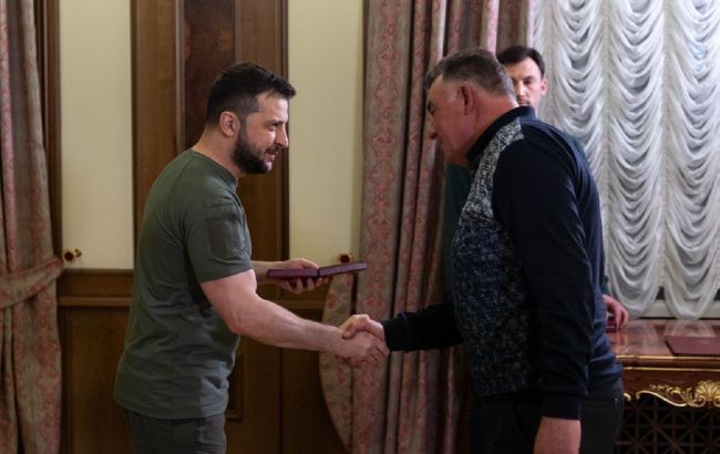 Зеленський вручив державні нагороди працівникам ЧАЕС: вберегли світ від нової катастрофи