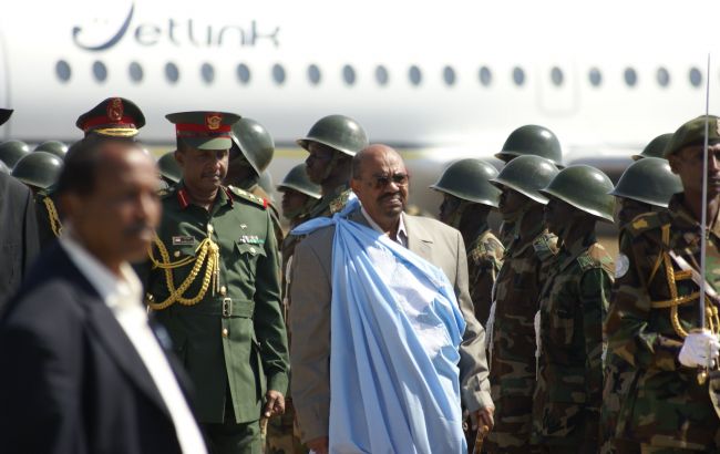 В Судане из тюрьмы сбежал аль-Башир, - СМИ