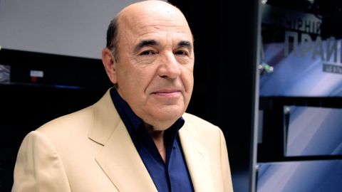 Рабинович: власть любит не Украину, а возможность на ней заработать