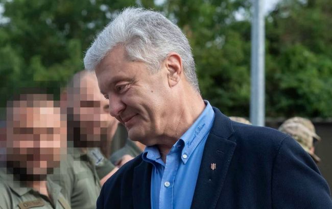 Порошенко одягнув на зустріч з військовими піджак Canali за 75 тисяч: фото