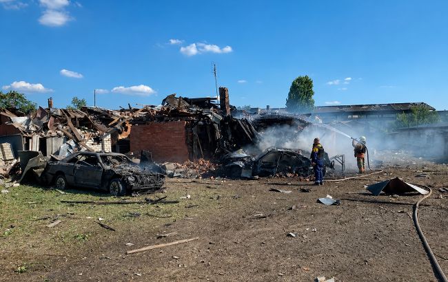 Росія завдала серії ударів КАБами по Харкову, є жертви та понад 30 поранених