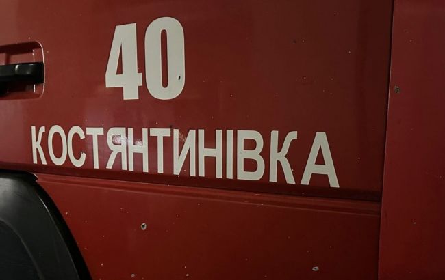 Оккупанты в Константиновке обстреляли спасателей: в ГСЧС показали фото последствий