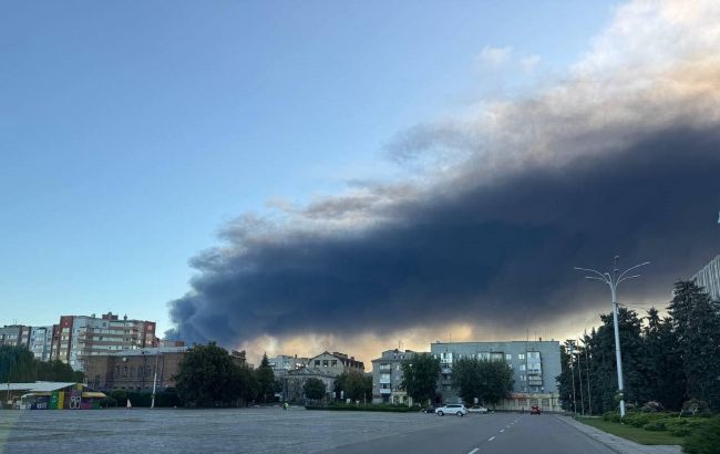 Затягнуло чорним димом: який вигляд має Кременчук після масованої атаки РФ