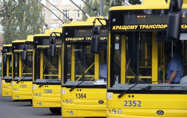 По Киеву разъезжают троллейбусы-"самоходы"