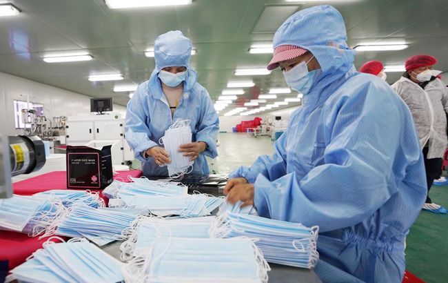 У Китаї заявили про подолання піку коронавірусу