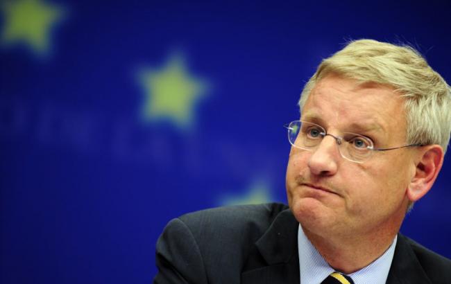 Карл Більдт розповів, як російські військові створюють на Донбасі армійські корпуси