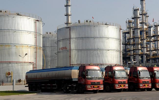 Цены на А-95 крупнооптовом рынке нефтепродуктов Украины 11 декабря снизились в среднем на 130 грн
