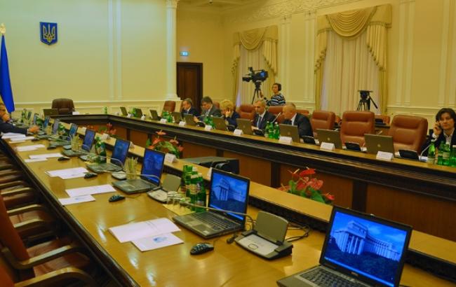 Кабмин прекратил полномочия общественных советов при министерствах, созданных до 22 февраля 2014 г