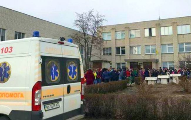 У Хмельницькій області розпилили газ в школі, є постраждалі
