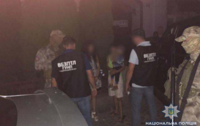 В Мукачево полиция задержала женщину, которая пыталась продать собственного ребенка