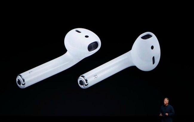 Apple отложила старт продаж беспроводных наушников AirPods