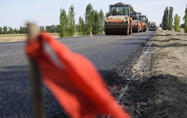 Азербайджанская компания отремонтирует 80 км трассы Киев-Чернигов за 130 млн евро