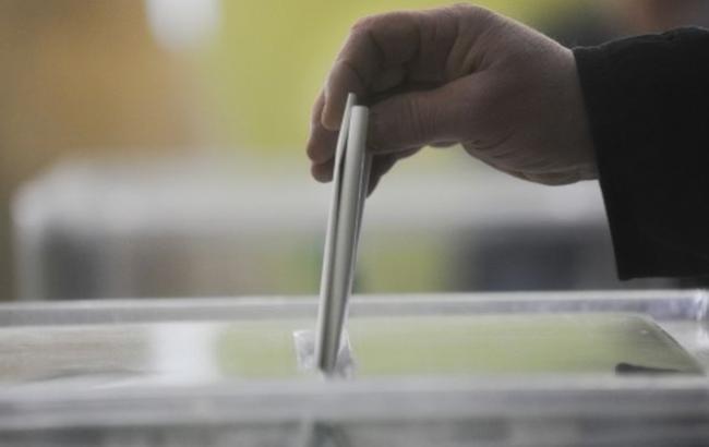 В Україні сьогодні закінчується термін подачі заяв на участь у місцевих виборах