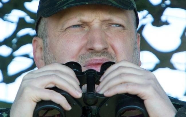 Вибух на нафтобазі під Києвом: Турчинов прибув на місце пожежі