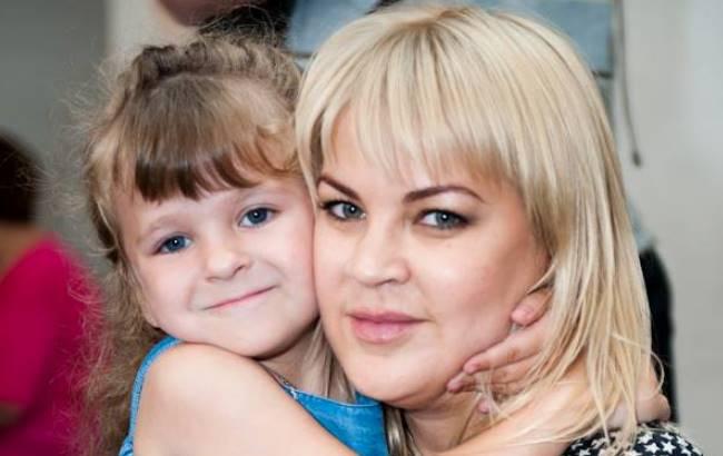 Дочь футболиста Алиева просит своего тренера по танцам спасти ее от папы