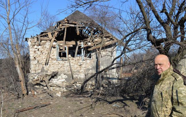 Боевики обстреливают Новотошковское, снаряды падают возле жилых домов, - Москаль