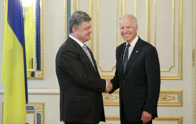 Порошенко и Байден обсудили дальнейшую макрофинансовую помощь Украине