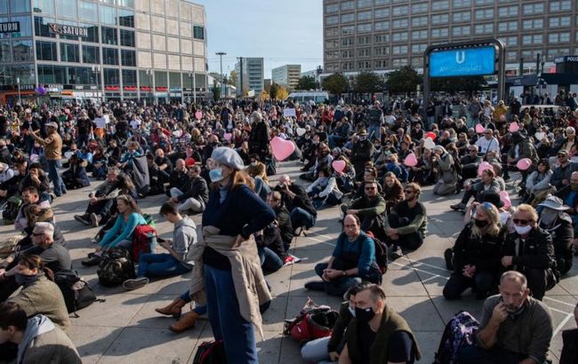 У Берліні знову пройшли протести проти карантину через коронавірус