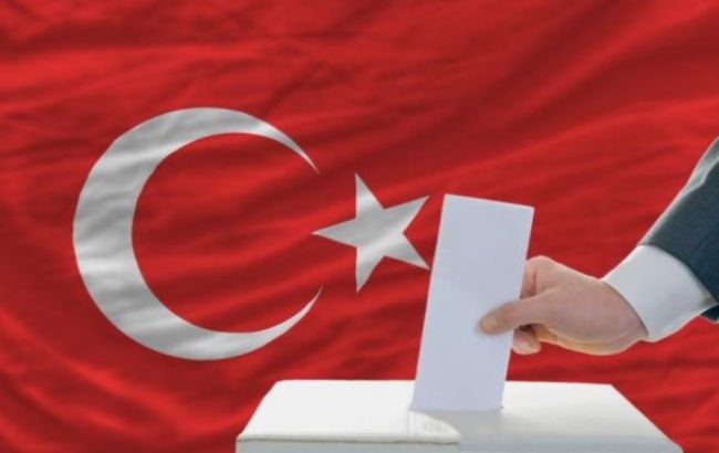 В Турции сегодня проходят досрочные парламентские выборы
