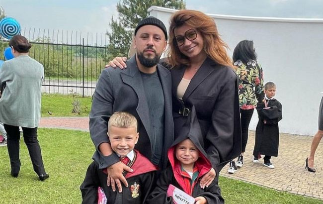 "Ми прийняли рішення". Монатік вперше зізнався, де під час війни перебуває його дружина та діти