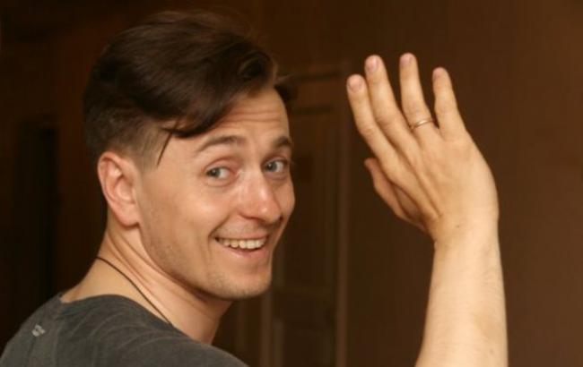 Есенин для военных: Безруков выступил в Сирии