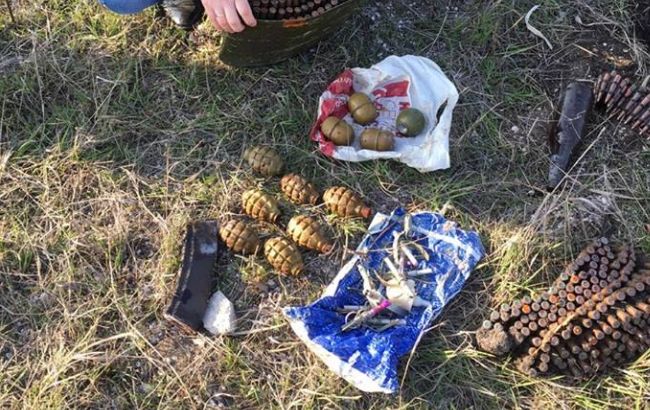 На Донбассе обнаружили тайник с боеприпасами