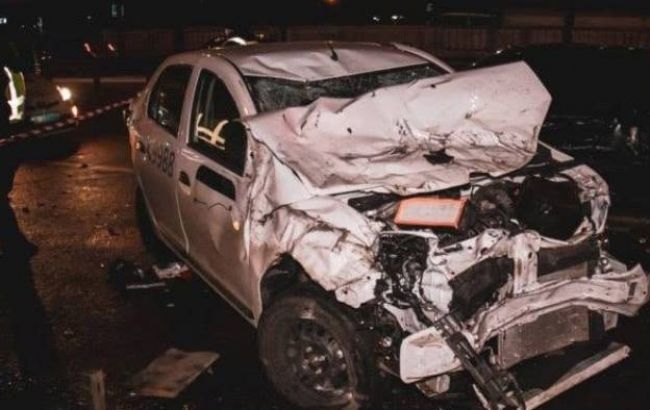 Поліція розшукує водія BMW, який спричинив масштабне ДТП в Києві