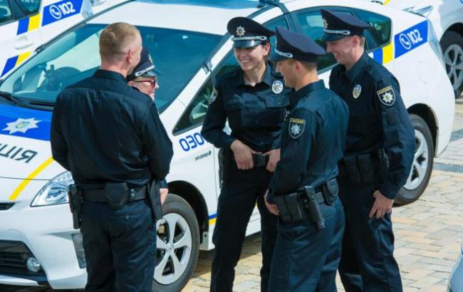 В Киеве полицейские помогли девочке зайти в соцсеть