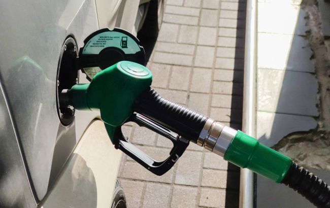 АЗС в Киевской области продавала поддельный бензин. Как отличить фальсификат от "оригинала"