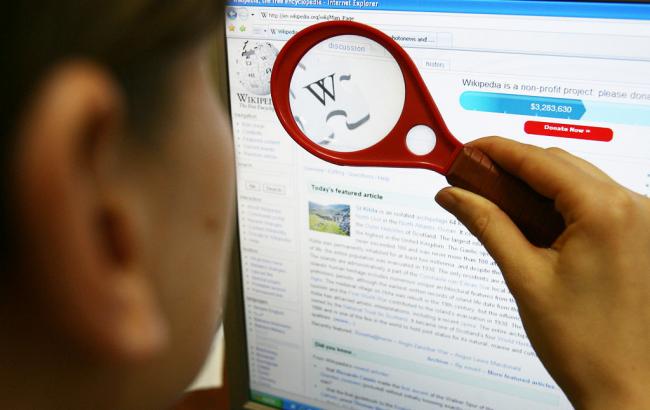Редактори Вікіпедії заборонили посилатися на Daily Mail