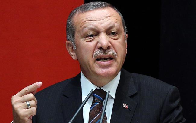 Эрдоган обвинил РФ в поставке оружия курдским группировкам