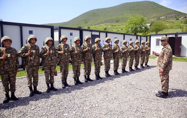 Азербайджан разместил 20 воинских частей в Нагорном Карабахе