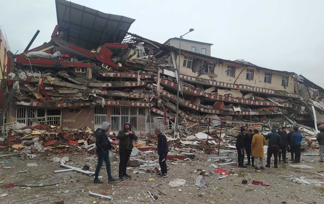 У Туреччині на 278-й годині після землетрусу з-під завалів врятували чоловіка