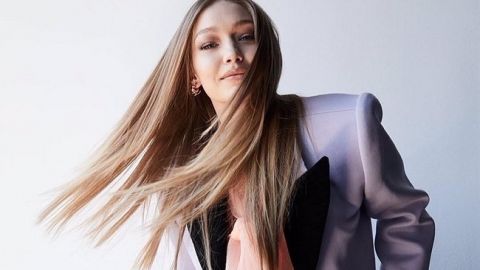 Нескучные будни: Джиджи Хадид показала 3 оригинальных образа для офиса